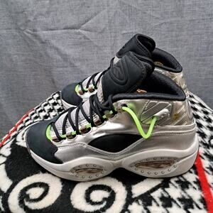%Reebok Question Minions Mens Size 10 Gru's Lab Iverson Sneakers A 47